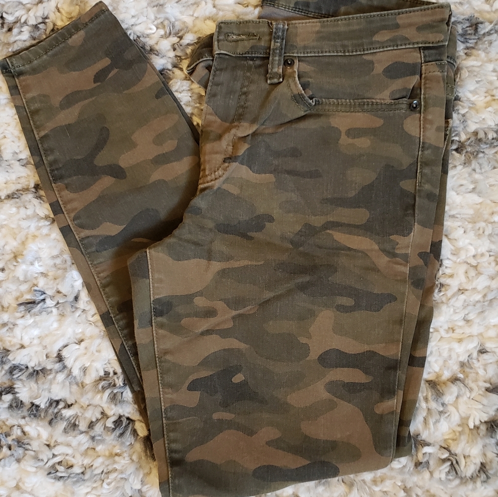 $12!! Gap Camo Leggings